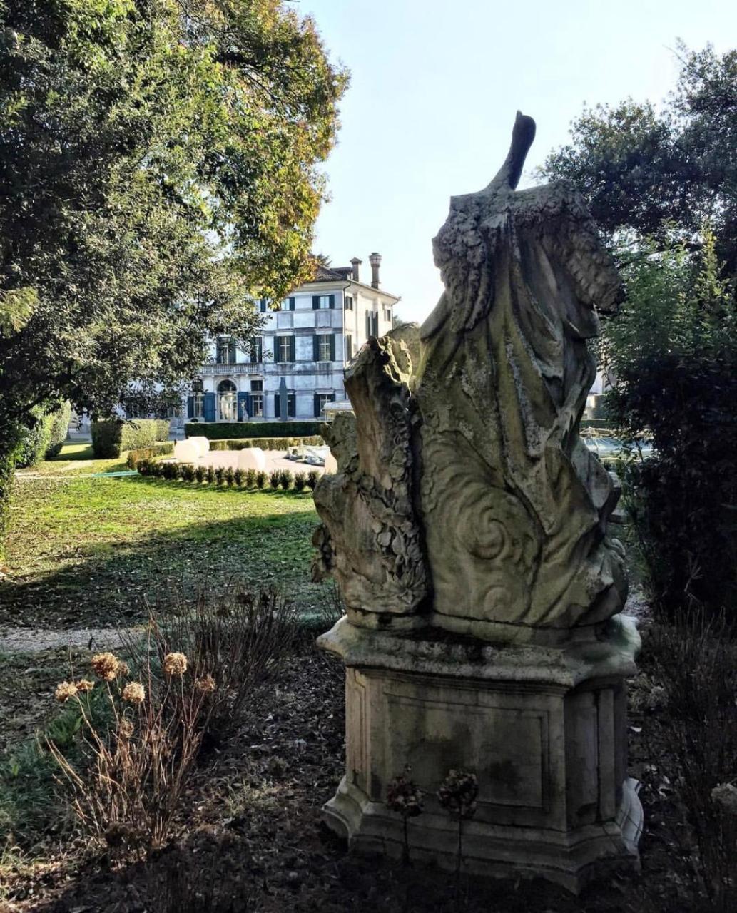 Hotel Villa Condulmer Mogliano Veneto Εξωτερικό φωτογραφία The gardens of the Villa