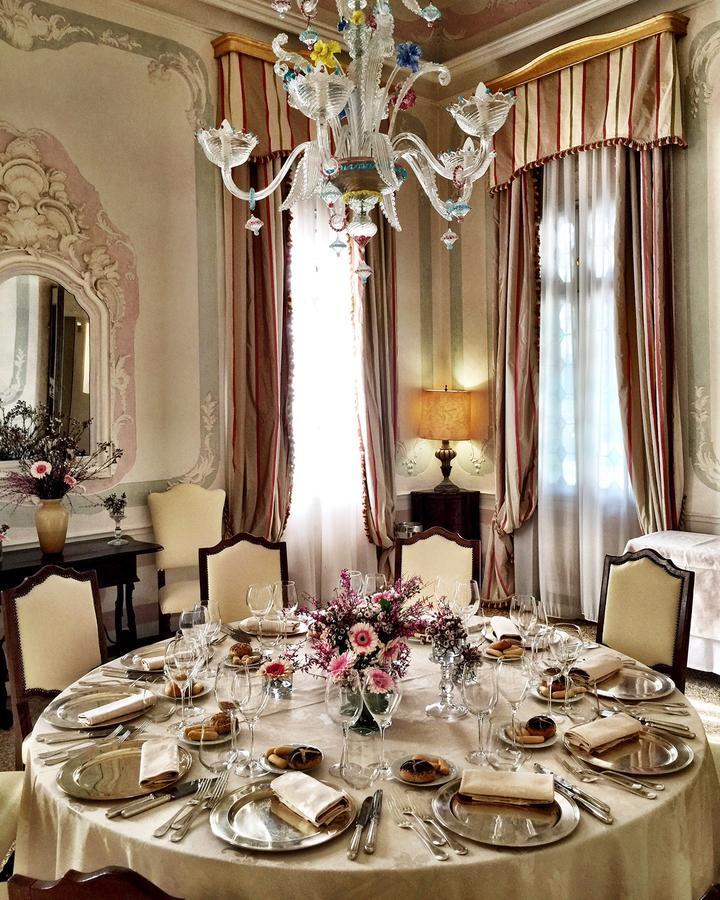 Hotel Villa Condulmer Mogliano Veneto Εξωτερικό φωτογραφία The dining room