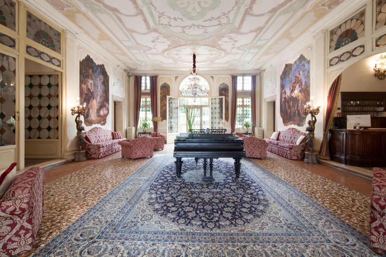 Hotel Villa Condulmer Mogliano Veneto Εξωτερικό φωτογραφία The interior of the villa